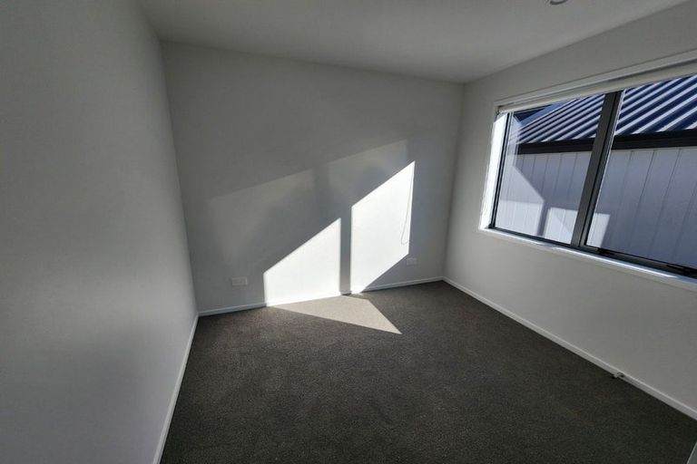 Photo of property in 34 Papai Lane, Massey, Auckland, 0614