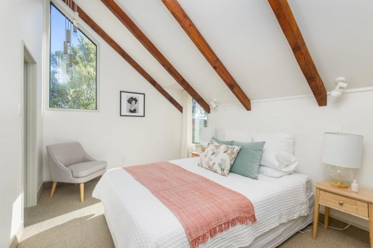 Photo of property in 17 Jamell Place, Avonhead, Christchurch, 8042