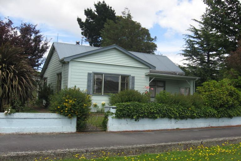 Photo of property in 3 Cambridge Street, Pahiatua, 4910