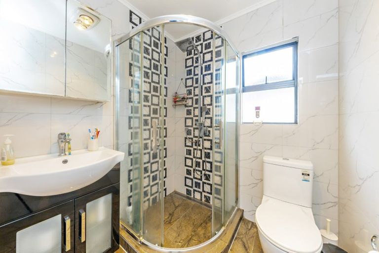 Photo of property in 5 Lloyd Avenue, Papatoetoe, Auckland, 2025