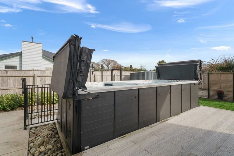 Photo of property in 71 Waipunahau Road, Waikanae, 5036