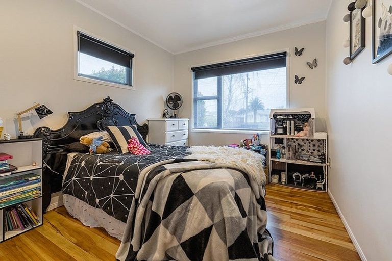 Photo of property in 222 Henderson Valley Road, Henderson, Auckland, 0612