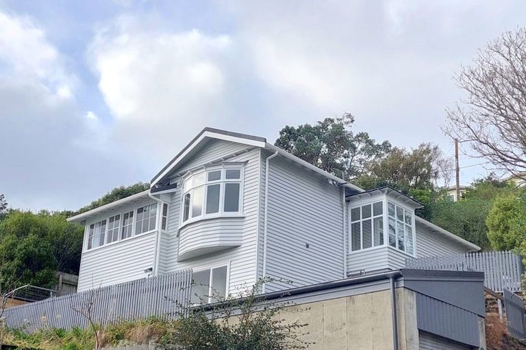 Photo of property in 2 Darlington Terrace, Miramar, Wellington, 6022