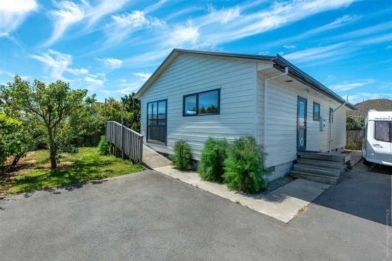 Photo of property in 68 Pacific Road, North New Brighton, Christchurch, 8083