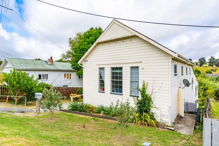 Photo of property in 173 Hurndall Street West, Maungaturoto, 0520