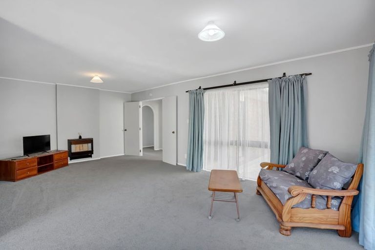 Photo of property in 87 Heta Road, Highlands Park, New Plymouth, 4312