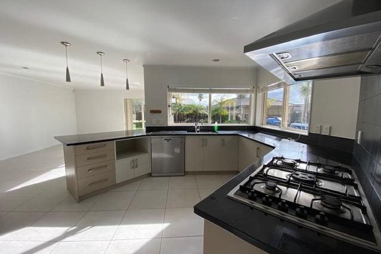 Photo of property in 30 Ben Nevis Place, Northpark, Auckland, 2013