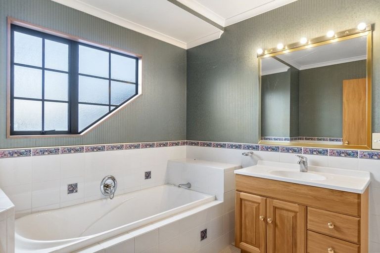 Photo of property in 11 Helmsdale Court, Huntington, Hamilton, 3210