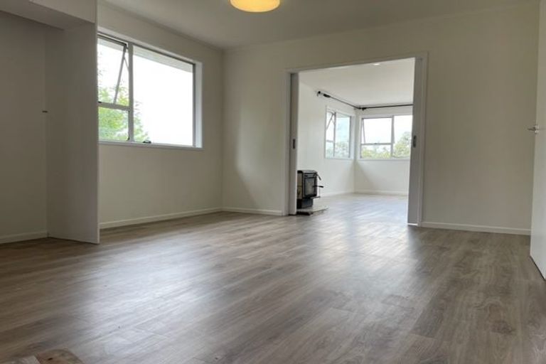 Photo of property in 31 Sequoia Place, Sunnynook, Auckland, 0620