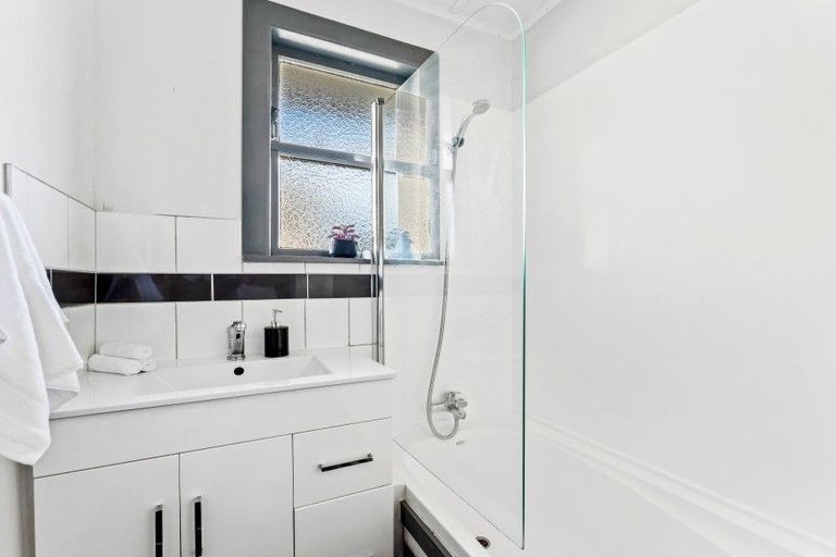 Photo of property in 198 Waddington Drive, Naenae, Lower Hutt, 5011