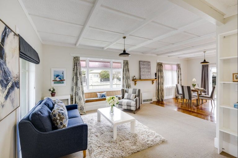 Photo of property in 1213 Caroline Road, Mayfair, Hastings, 4122