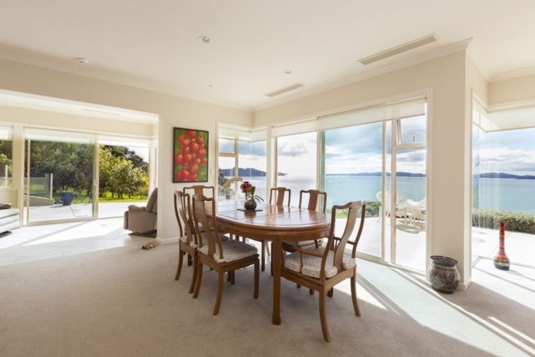 Photo of property in 30 Puriri Place, Sandspit, Warkworth, 0982