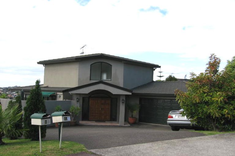 Photo of property in 8 Carl Place, Unsworth Heights, Auckland, 0632