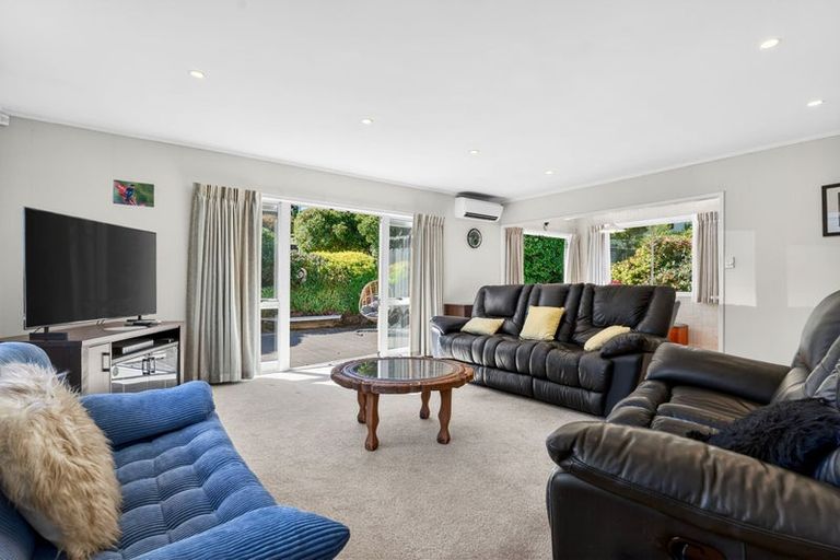 Photo of property in 1 Brunton Place, Glenfield, Auckland, 0629
