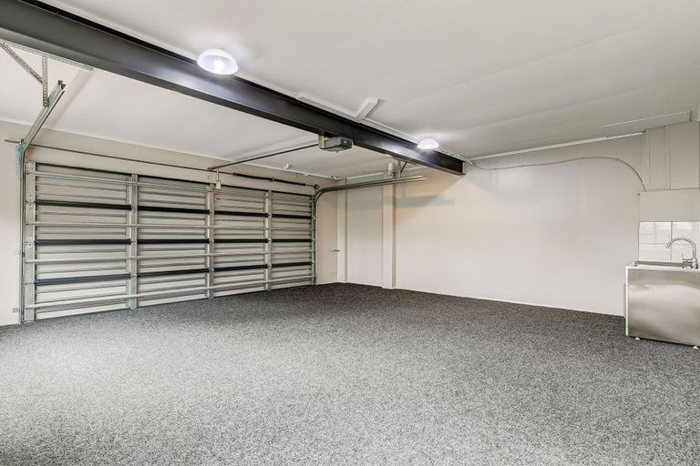 Photo of property in 2/13 Mana Esplanade, Paremata, Porirua, 5026