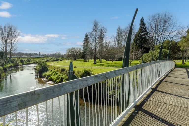 Photo of property in 2 Vesey Drive, Katikati, 3129