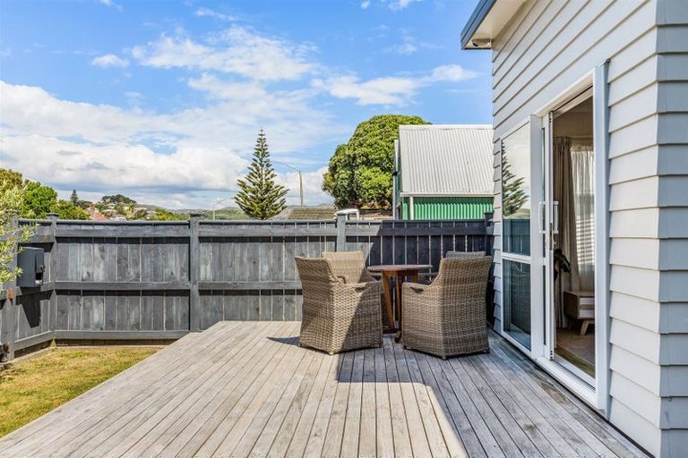 Photo of property in 42 Main Road, Titahi Bay, Porirua, 5022