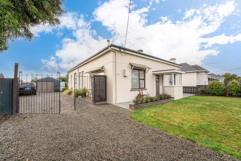 Photo of property in 100 High Street, Waimate, 7924