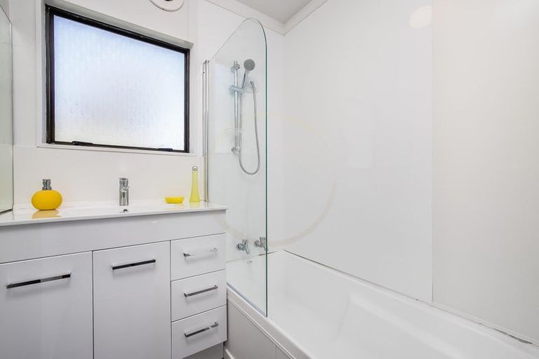 Photo of property in 2/12 Olive Crescent, Papatoetoe, Auckland, 2025