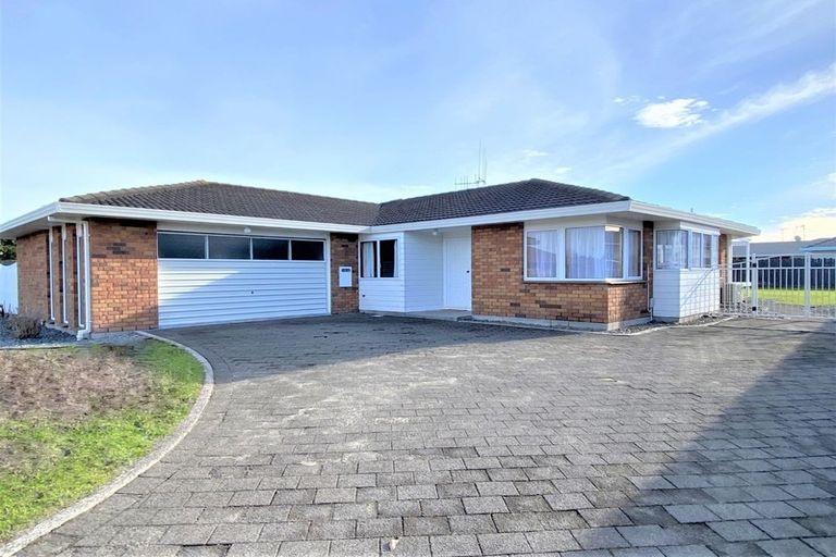 Photo of property in 4 Lotus Avenue, Mount Maunganui, 3116