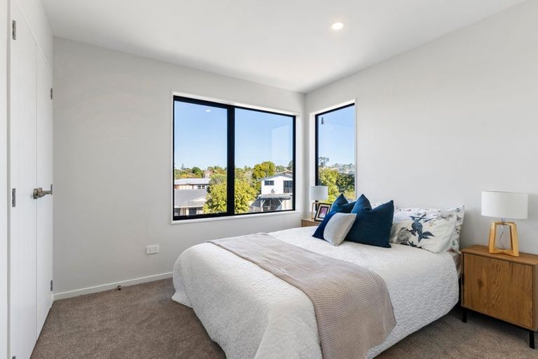 Photo of property in 16a Meadway, Sunnyhills, Auckland, 2010