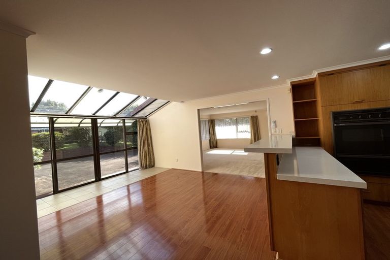 Photo of property in 19 St Simon Place, Botany Downs, Auckland, 2010