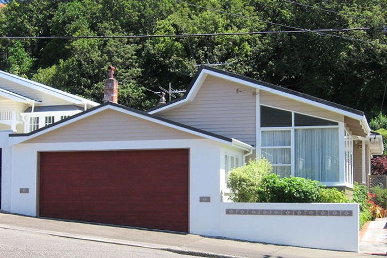 Photo of property in 42 Glen Road, Kelburn, Wellington, 6012