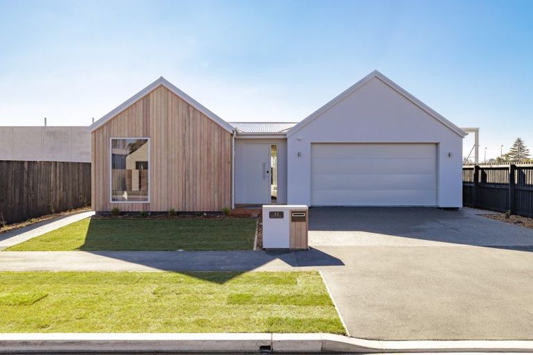Photo of property in 43 Georgina Street, Marshland, Christchurch, 8083