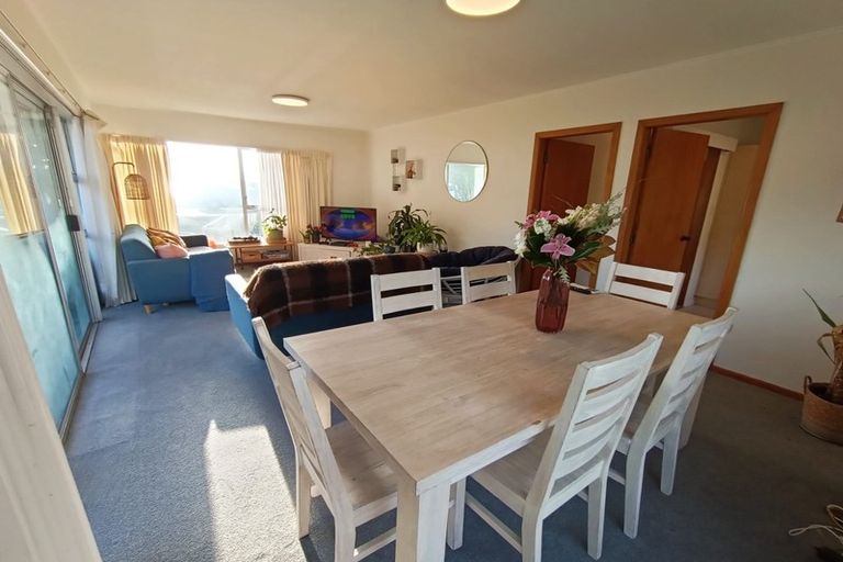 Photo of property in 73 Marine Parade, Seatoun, Wellington, 6022