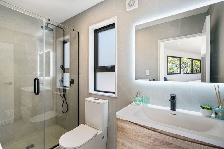 Photo of property in 127a Te Atatu Road, Te Atatu South, Auckland, 0610