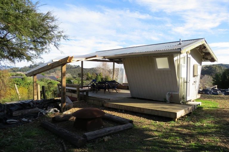 Photo of property in 95 Top Town Place, Coromandel, 3506