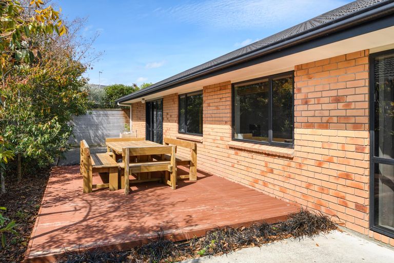 Photo of property in 23 Walnut Grove, Kelvin Grove, Palmerston North, 4414