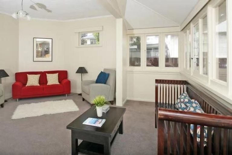 Photo of property in 143 Rongotai Road, Kilbirnie, Wellington, 6022