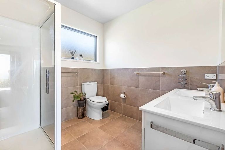 Photo of property in 601 Cable Bay Block Road, Cable Bay, 0420