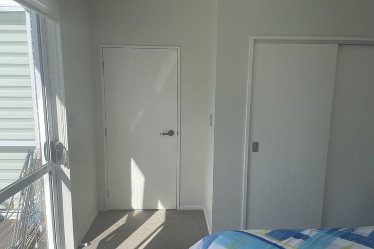 Photo of property in 3 Younger Lane, Massey, Auckland, 0614