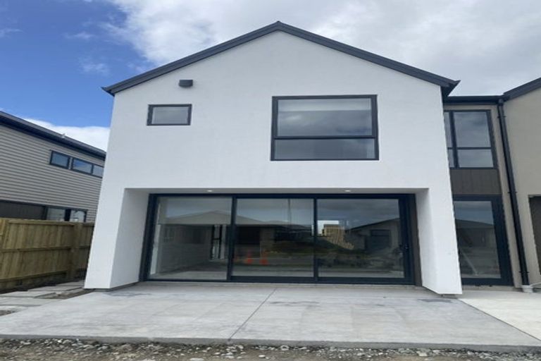 Photo of property in 5/6 Skibbereen Drive, Halswell, Christchurch, 8025