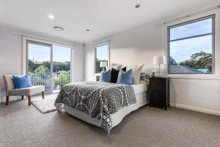 Photo of property in 25 Wicklam Lane, Greenhithe, Auckland, 0632