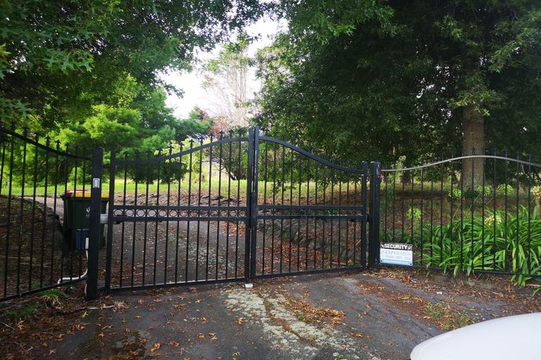 Photo of property in 5 Inchinnam Road, Flat Bush, Auckland, 2016