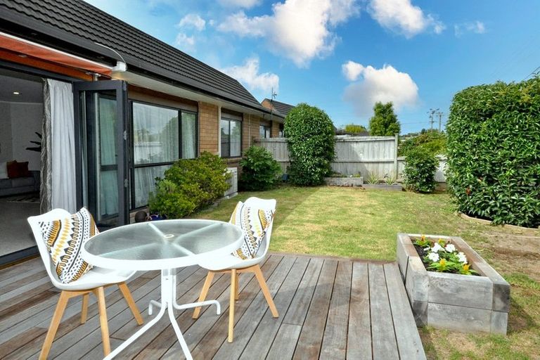 Photo of property in 11/56 Larnoch Road, Henderson, Auckland, 0610