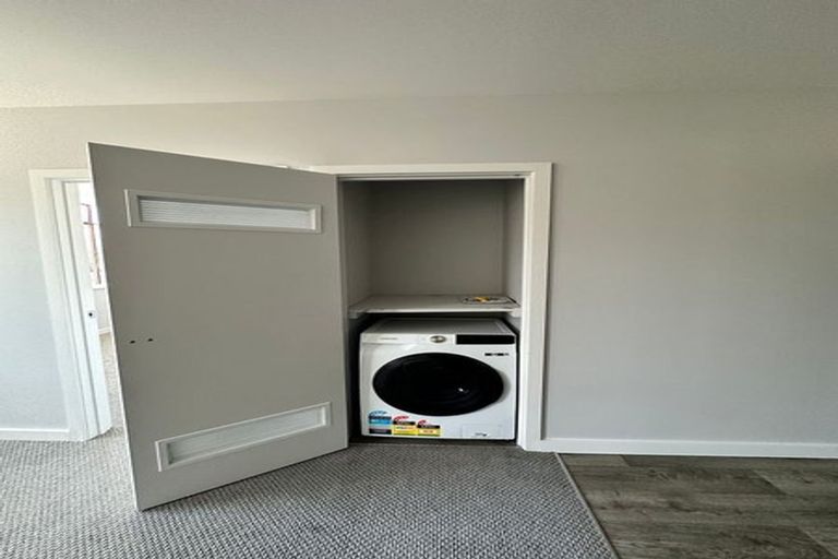 Photo of property in Unit 106,l1, 106/14 Laings Road, Hutt Central, Lower Hutt, 5010