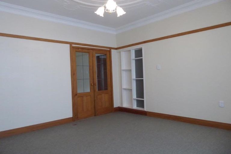 Photo of property in 22 Saint Albans Grove, Woburn, Lower Hutt, 5010