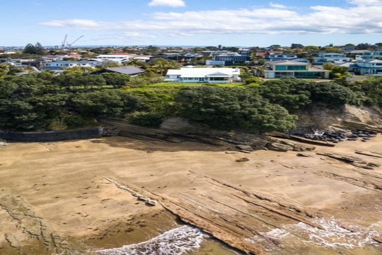 Photo of property in 6 Hamana Street, Narrow Neck, Auckland, 0622