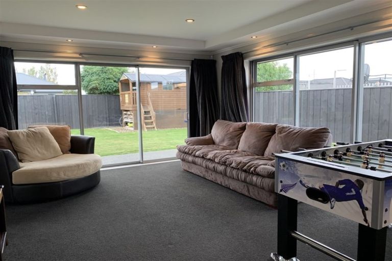 Photo of property in 7 Whakatipu Street, Pegasus, 7612