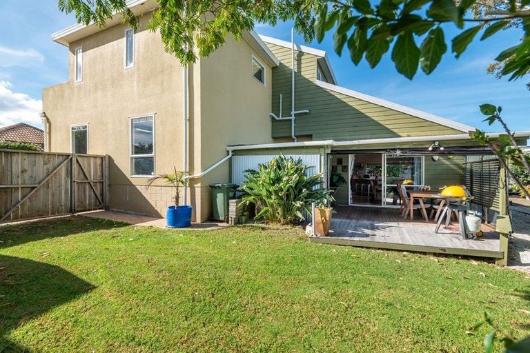 Photo of property in 1/31 Taroka Close, Pinehill, Auckland, 0632