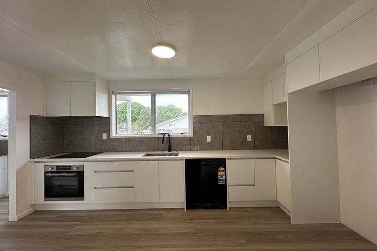 Photo of property in 8 Dennis Road, Papatoetoe, Auckland, 2025
