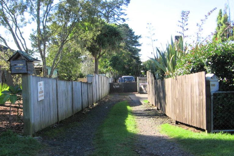 Photo of property in 2/20 Ayrton Street, Te Atatu South, Auckland, 0610