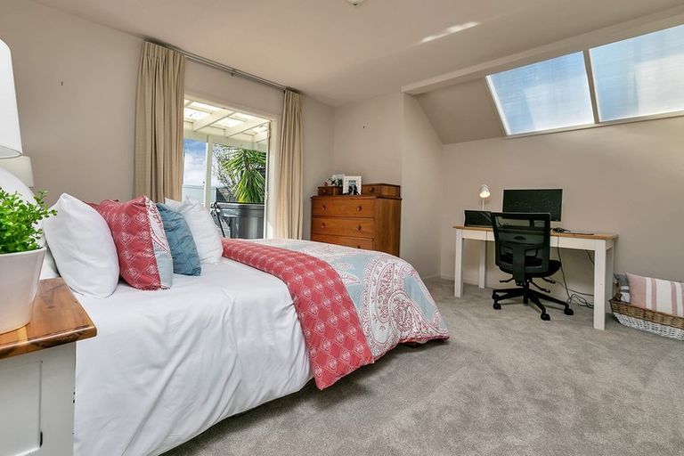 Photo of property in 1/33 Beach Haven Road, Beach Haven, Auckland, 0626