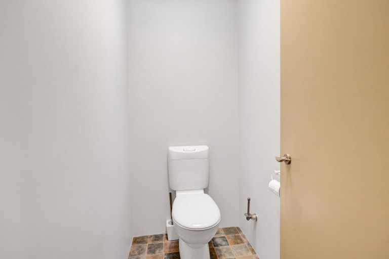 Photo of property in 21a Clemow Road, Fitzroy, New Plymouth, 4312