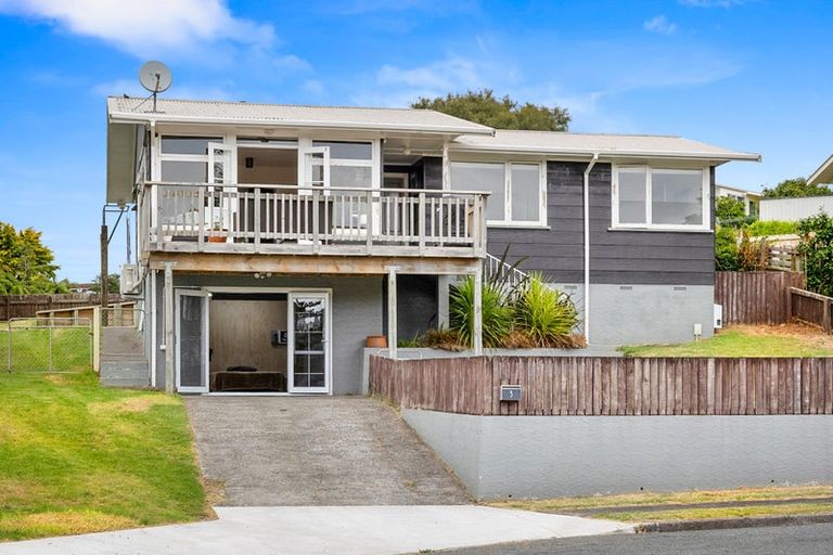 Photo of property in 3 Granby Place, Westown, New Plymouth, 4310