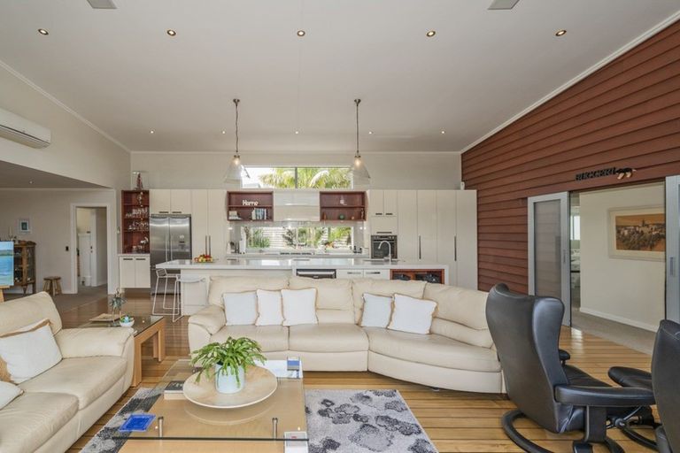 Photo of property in 3 Little George Place, Whitianga, 3510